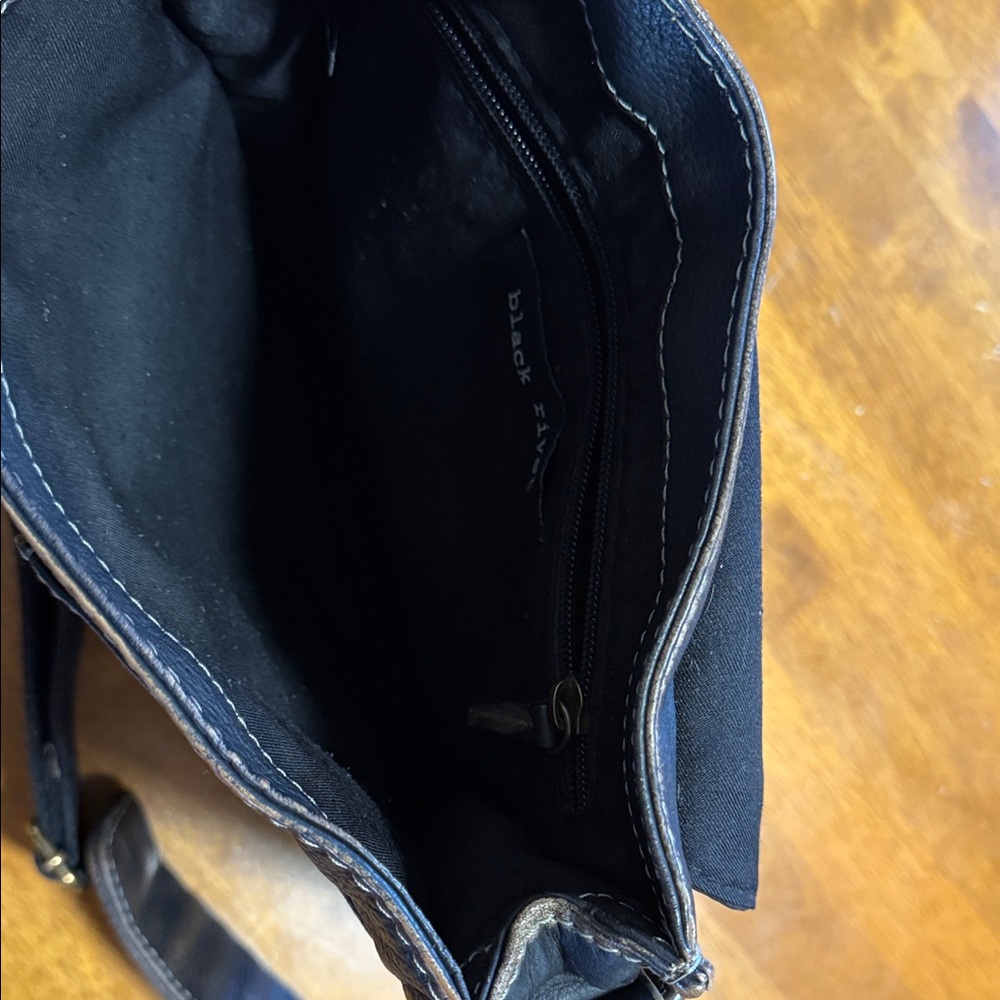 Black Rivet Genuine Leather messenger bag - Picture 9 of 11